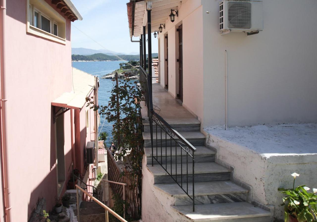 Gabriela'S Seaside House Vila Kassiopi Exterior foto