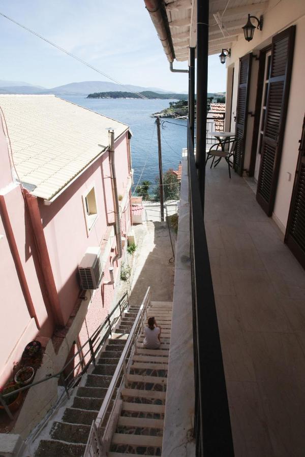 Gabriela'S Seaside House Vila Kassiopi Exterior foto